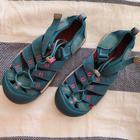 Kids Keen Teal Sandals - Picture 1 of 5